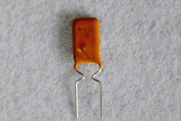 玩具電池自恢復(fù)保險(xiǎn)絲